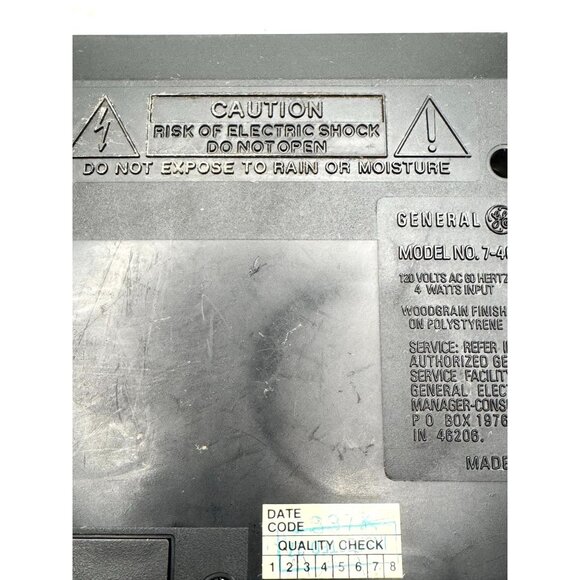 Vintage General Electric AM/FM Woodgrain Alarm Clock Radio 7-4624B - Picture 8 of 14